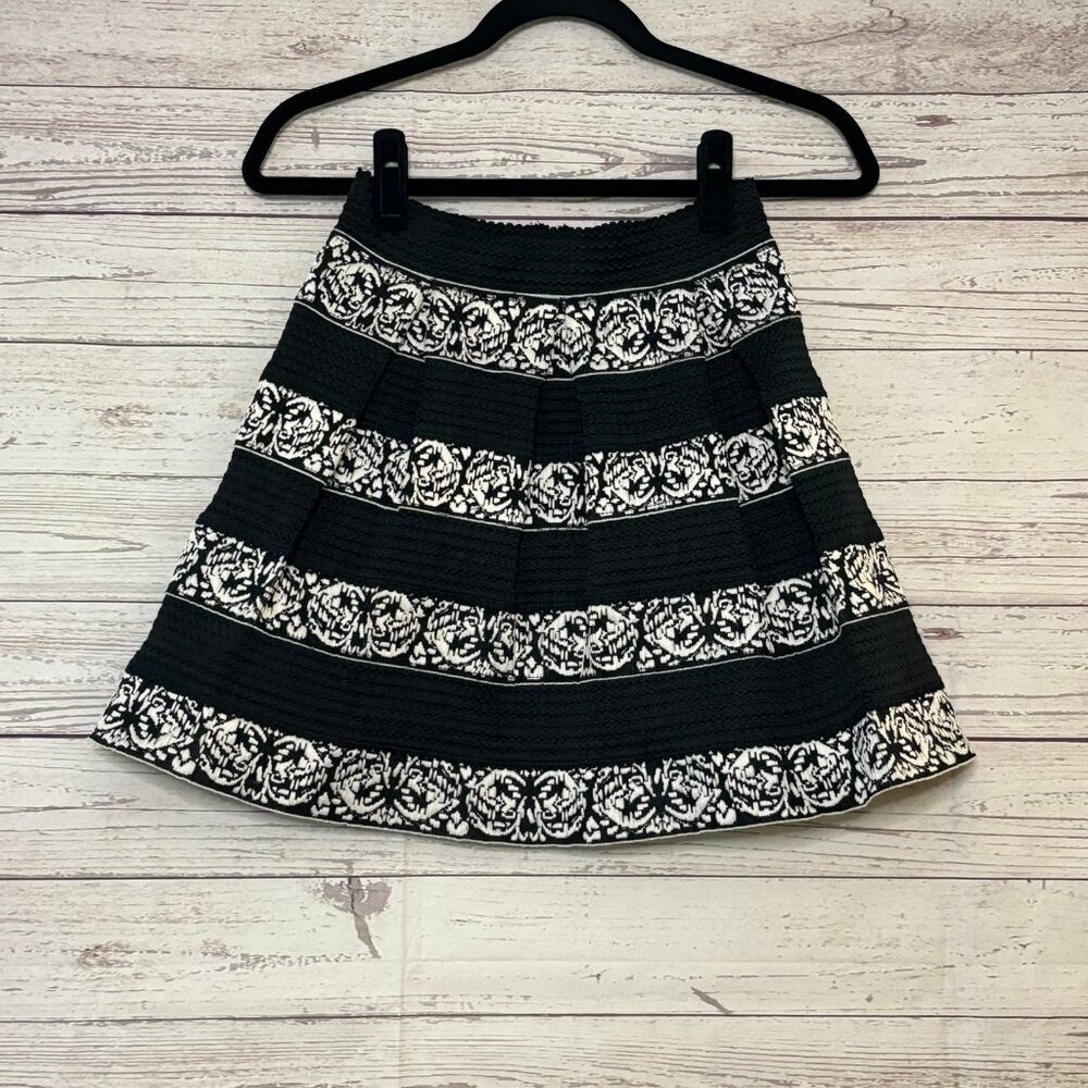 Moon‎ Black/White Pleated A-Line Skirt Small